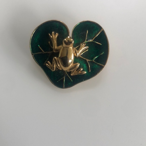 Golden Frog Brooch - Picture 3 of 5